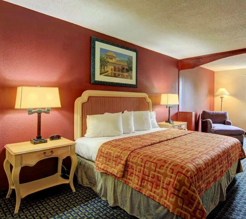 Red Roof Inn Atlanta - Six Flags Lodge West Exterior foto